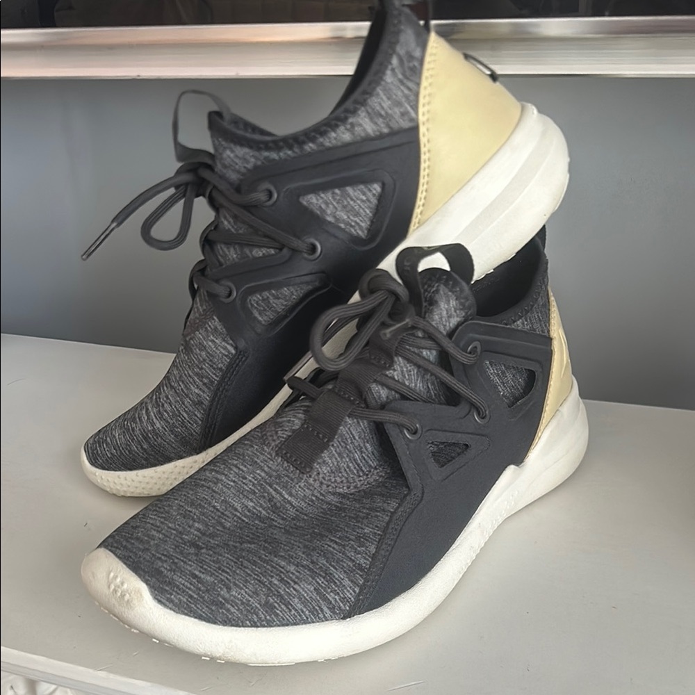 Reebok Sneakers Grey Black/Creme